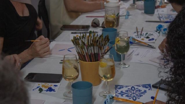 Porto: Tile Painting and Cocktails in Downtown Porto