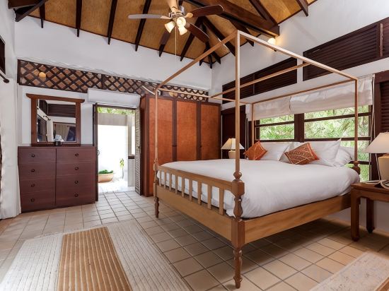 Baan Khunying – Secluded Phuket Beachfront Villa - Tap to explore photos