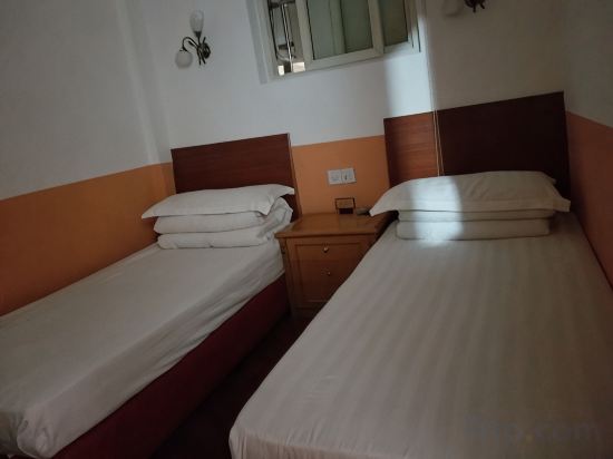Others 3, Yihe Hostel, Shanghai