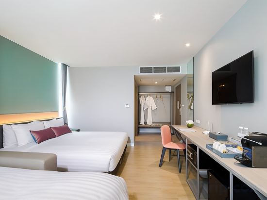 Hotel Tranz Room Type - Deluxe King Room