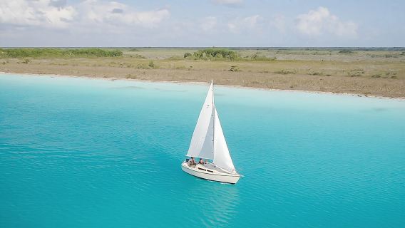 Sailing Tour through the Lagoon of the 7 Colors