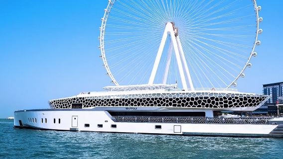 Dubai Lotus luxury yacht sightseeing/shared special dinner/spectacular night view/optional soft drinks and alcoholic beverages