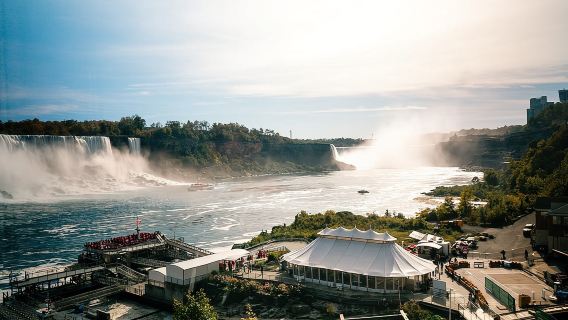 Toronto to Niagara Falls Early Bird Premium Tour with Boat Ride