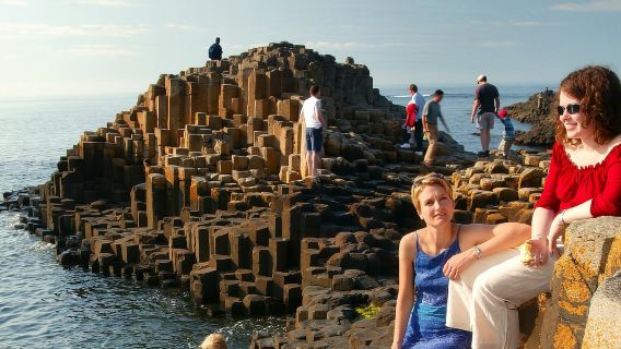 Belfast - Giants Causeway , Dunluce Castle and Dark Hedges
