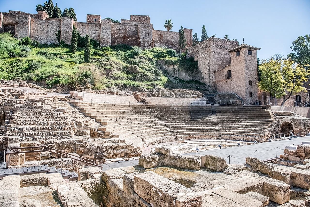 Tour a piedi di 1,5 ore al Teatro Romano e al Castello dell'Alcazaba