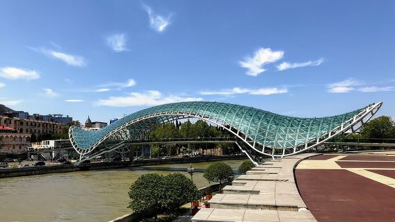 Tbilisi Explorer: Essential Walking Tour for First-Timers