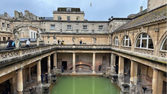London, UK: Windsor Castle + The Roman Baths in Bath + Stonehenge (English join-in tour)