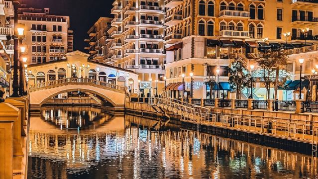 Tour nocturno privado por la ciudad de Doha con traslado desde el aeropuerto de Doha
