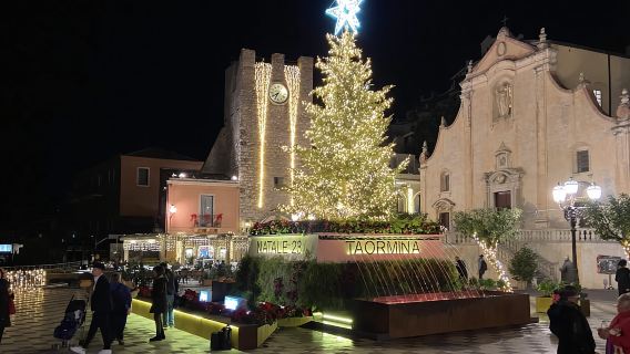 Taormina By Evening: Private Tour with Lighting and Tasting