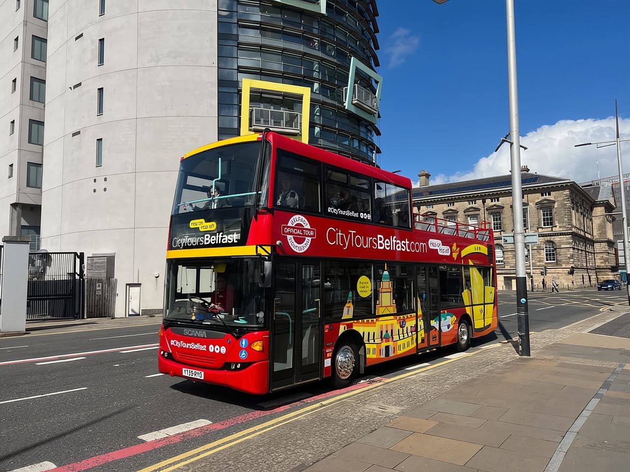 เบลฟัสต์: ทัวร์ไจแอนต์สคอสเวย์และทัวร์รถบัสเปิดประทุน 2 วัน