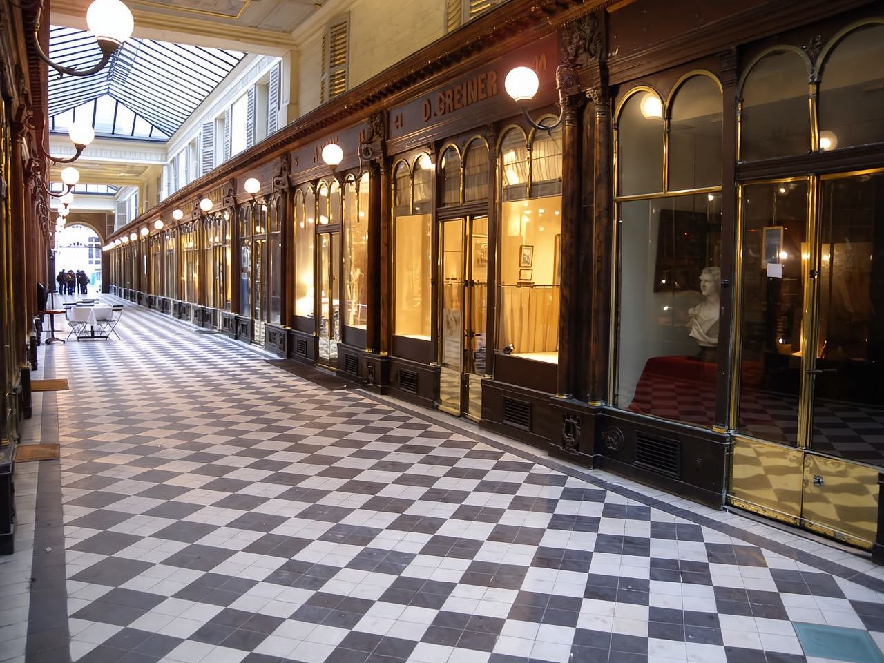 Discover Secret Passages in Paris