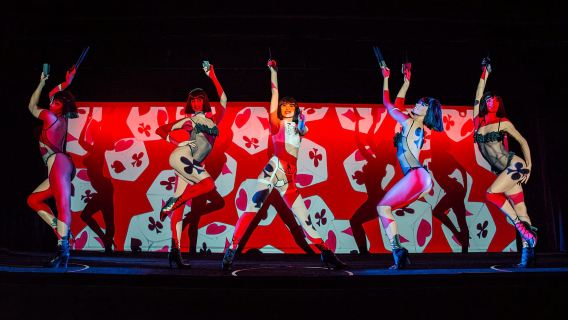 Paris: Dinner at Ginger Restaurant & Show at Crazy Horse