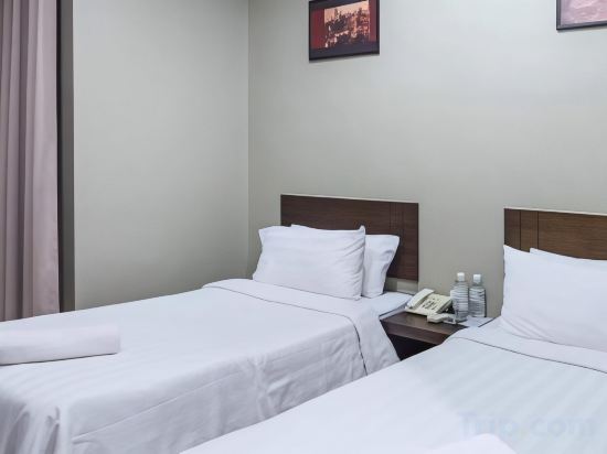 Chariton Hotel Butterworth - Tap to explore photos