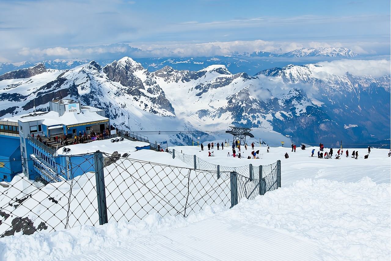 Chuyến đi trong ngày đến Núi Titlis, Tuyết vĩnh cửu, Sông băng và Lucerne từ Zurich