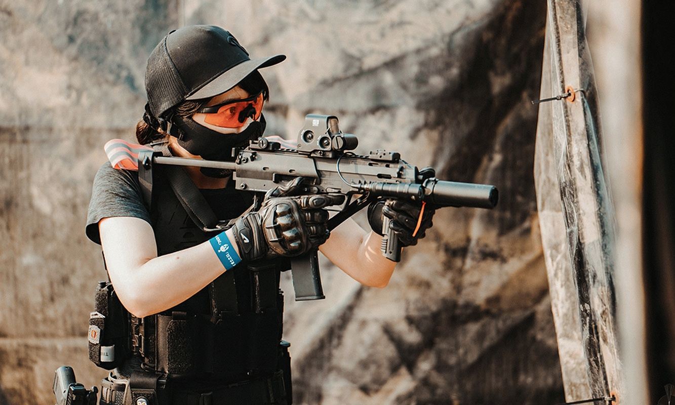 Phuket, Tailandia: Warriors Shooting Range, campo de tiro con munición real y deportes de combate estilo CS