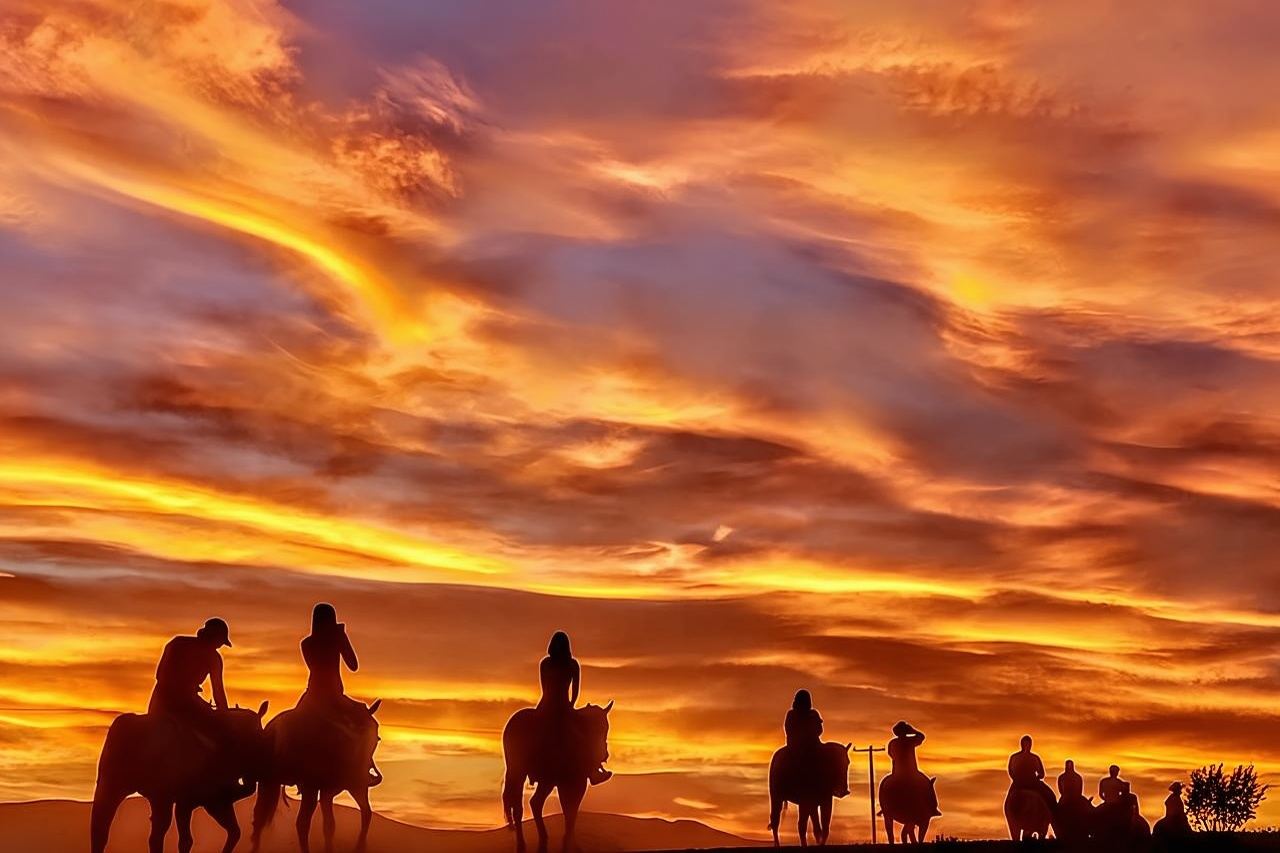 Wild West Sunset Horseback Ride with Dinner from Las Vegas