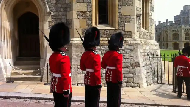 贈午餐 英國倫敦巨石陣+溫莎+牛津 中文導遊一日遊含牛津導覽