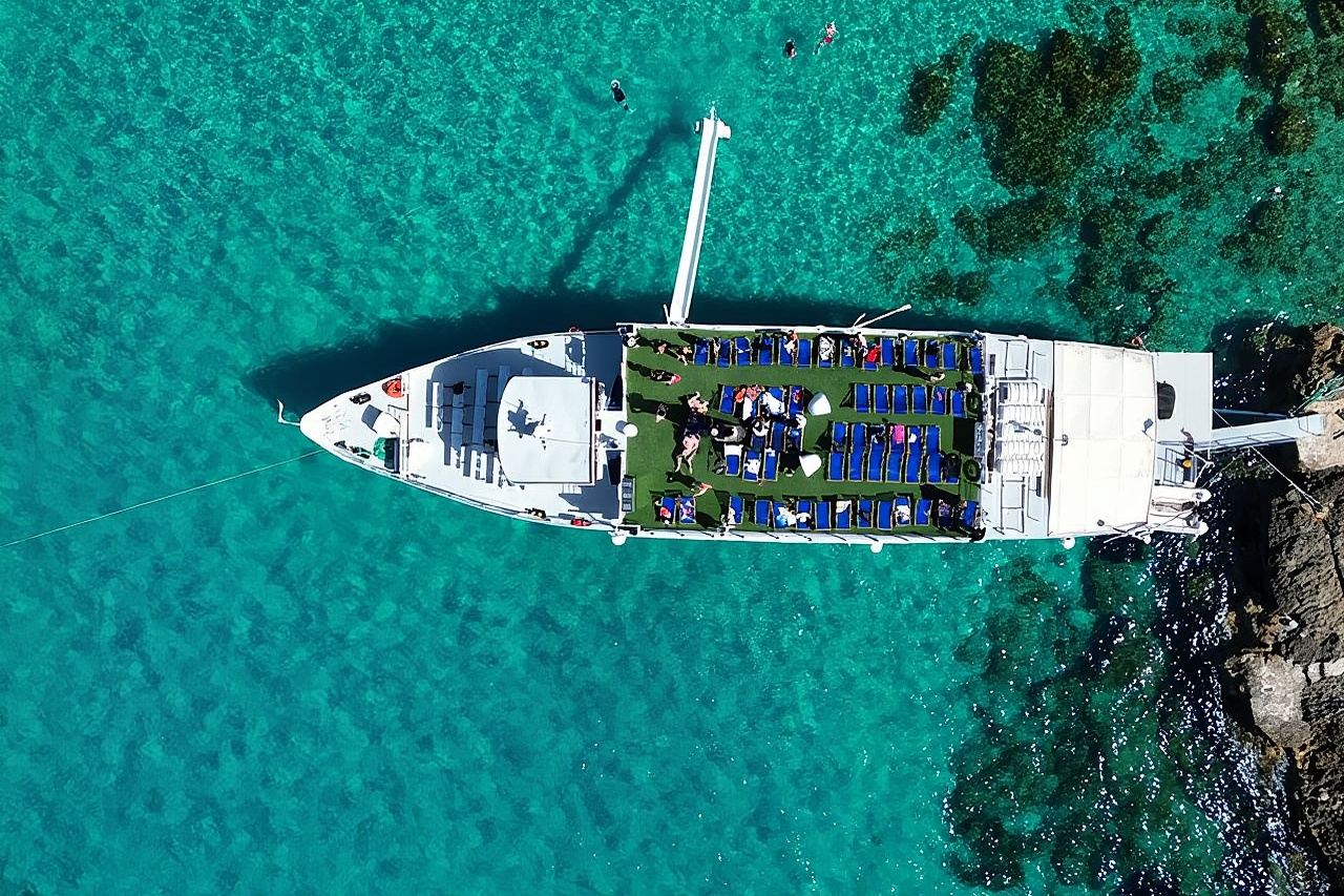 Malta: Comino, Blue Lagoon & Caves - swim, snorkel & slide