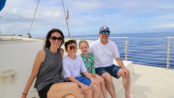 Kailua-Kona: Catamaran Cruise with Hualālai Volcano Views