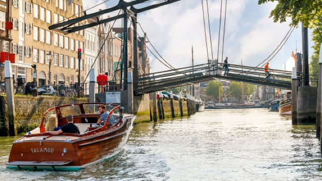 Dordrecht: Stadtrundgang mit Bootsfahrt