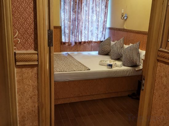 Payless Guest House A2 Room Type - Family Room