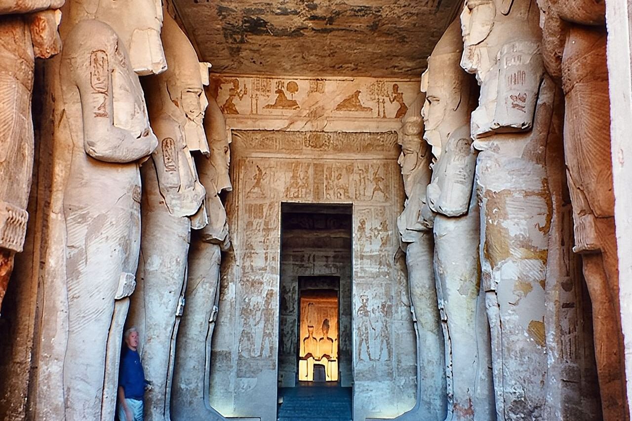 Da Luxor ad Abu Simbel - Tour privato dei monumenti nubiani di Abu Simbel