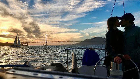 Belayar Matahari Terbenam 2 Jam di Teluk San Francisco