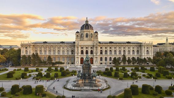 Muzium Kunsthistorisches Vienna dan Perbendaharaan Imperial Vienna