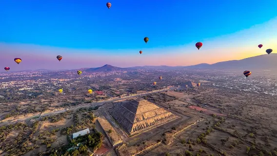 Volo in mongolfiera Teotihuacan da Città del Messico (visita facoltativa alle rovine e alla chiesa)