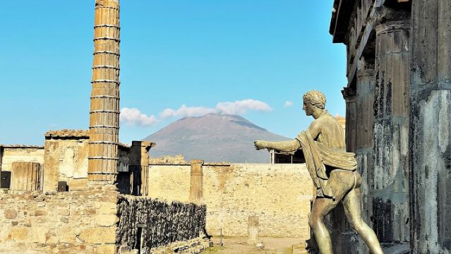 Enjoy Pompeii & Mt. Vesuvius: Semi-Private Tour from Positano