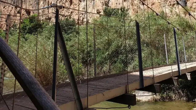 Hike Hanging Bridges and Canyon Túria - Chulilla - OFFICIAL GUIDE