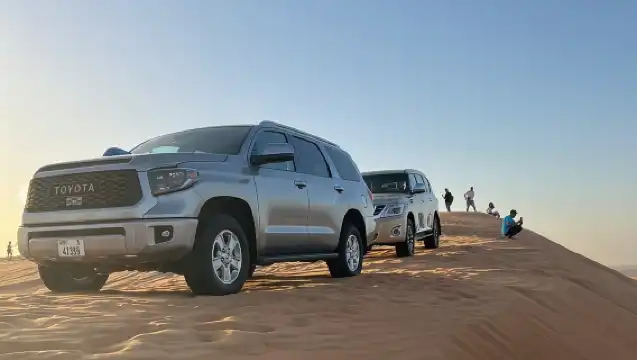 杜拜沙漠之旅、騎駱駝、水煙、海娜彩繪、現場燒烤和表演