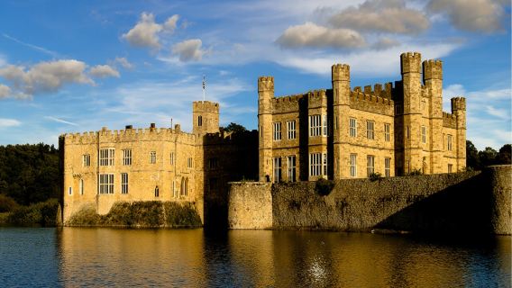 UK Leeds Castle + Canterbury Cathedral + White Cliffs of Dover 1-day tour | Thousand-year-old water castle