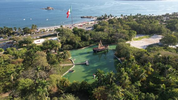 Acapulco: Early Birding Feathered Wonders with Breakfast