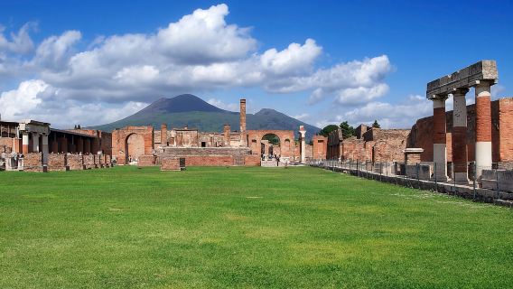 From Rome: Pompeii and Amalfi Coast Private Tour by Car