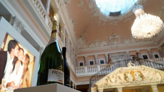 Wiesbaden: Sektherstellungstour mit 3-Gläser-Verkostung