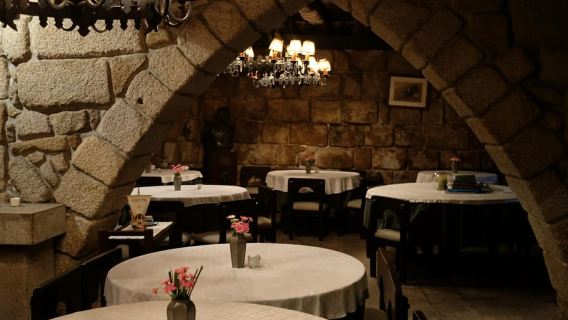 Paseo a la luz de la luna por Oporto y cena de fado