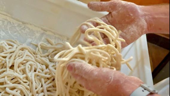 มิลาน: คลาสเรียนทำพาสต้าและทีรามิสุพร้อมไวน์