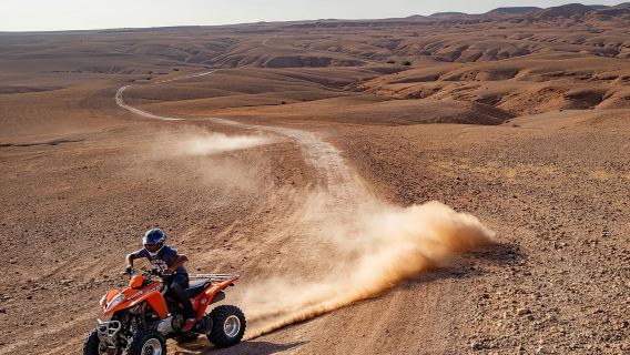 Marrakesch: Quad-Tour durch die Agafay-Wüste mit Abendessen-Show