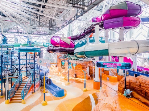 Macau Lisboa Palace MOP100 Cash Voucher + Studio City Water Park Winter Admission Ticket (Indoor Are