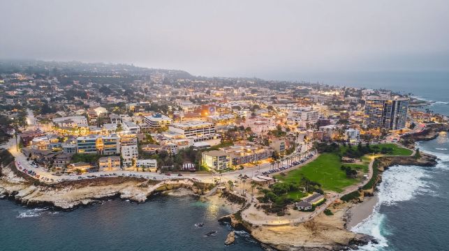 美國洛杉磯-聖地亞哥-勝利之吻-行程可調【中文包車自由行】