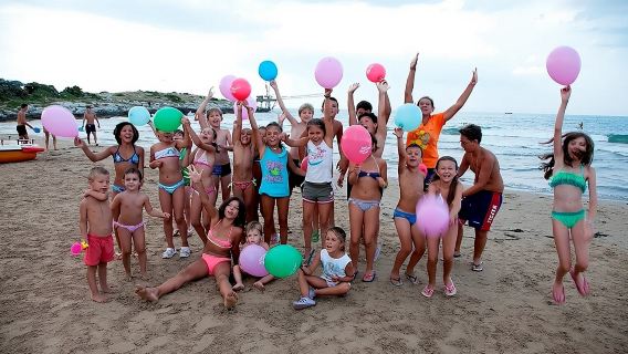 Private V.I.P sightseeing, Shopping and Beach Tour