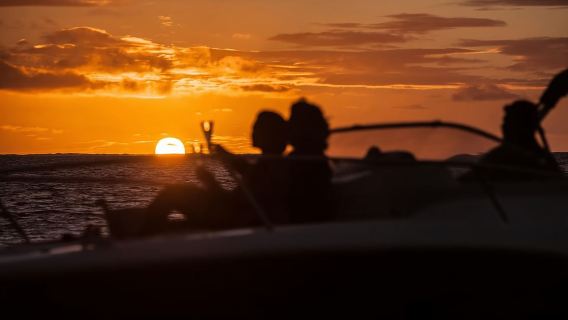 Zadar: Romantische Sonnenuntergangs-Bootstour mit Champagner