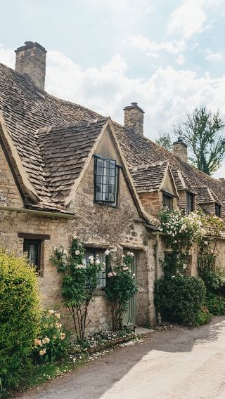 London Departure: Cotswolds Countryside Day Tour from the UK