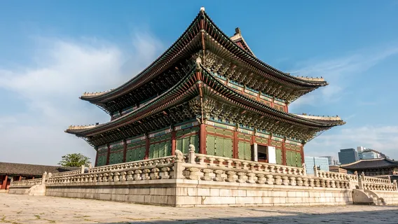 Seoul Gyeongbokgung Palace + Bukchon Hanok Village + N Seoul Tower Half-Day Tour
