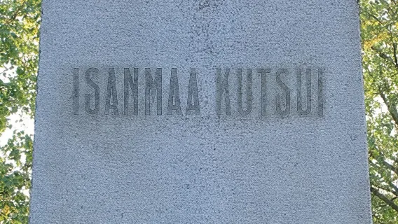 Half-day tour of Zurich National Museum, Lindenhof Mountain and St. Peter's Church [98027]