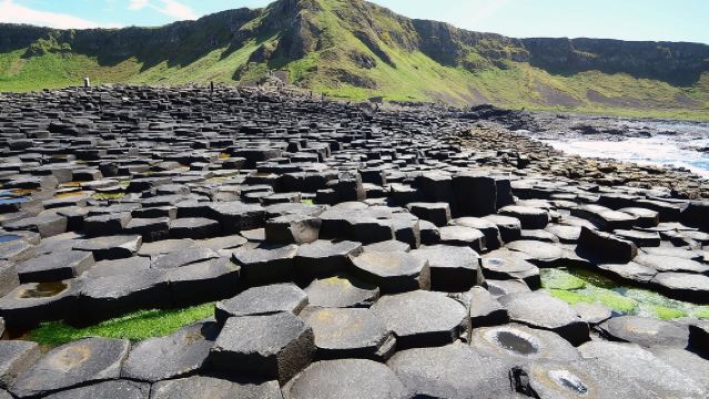 Dublin to Belfast Titanic, Dunluce Castle & Giant's Causeway Tour