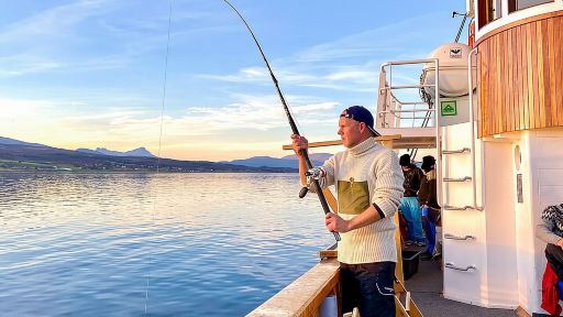 挪威特羅姆瑟半日釣魚與峽灣郵輪探險之旅 挪威特羅姆瑟半日釣魚與峽灣郵輪探險之旅