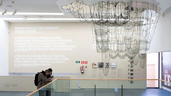 Lo más destacado Visita guiada a la Cripta de Gaudí y la Colonia Güell