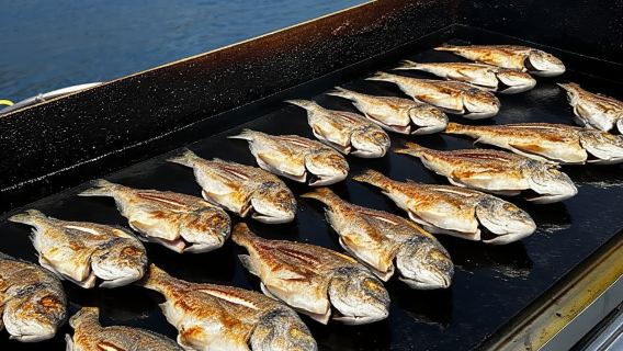 Gocek: Yacht Trip and 12 Island Full-Day Tour with Lunch